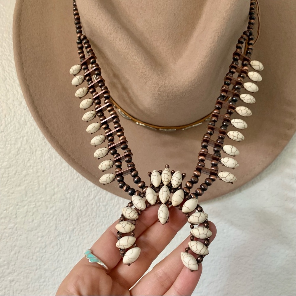 • NEW! Squash Blossom Jewelry Set • - Picture 12 of 14